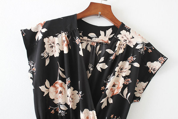 Γυναικεία ολόσωμη φόρμα  V  λεμουδιά και  λουλούδια πριντ