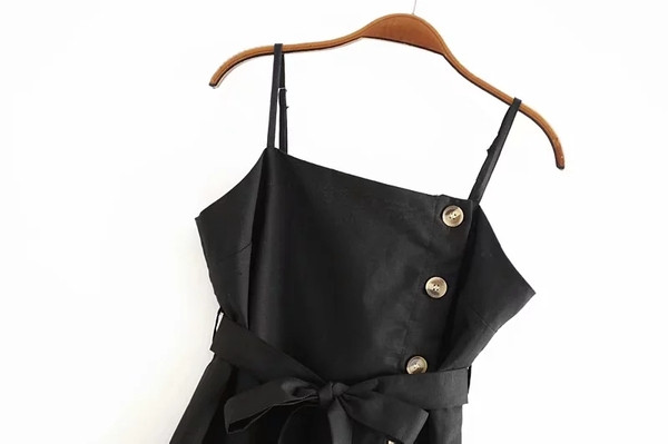 Модерна дамска рокля с тънки презрамки и копчета в три цвята