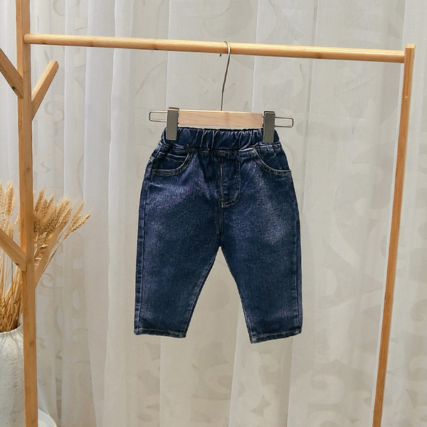 Modern gyerekfarmer fiúknak kék színű zsebekkel