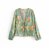 Cămașă modernă de damă cu cravate și motive florale în albastru