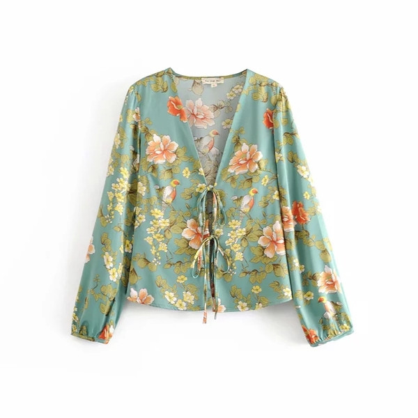 Cămașă modernă de damă cu cravate și motive florale în albastru