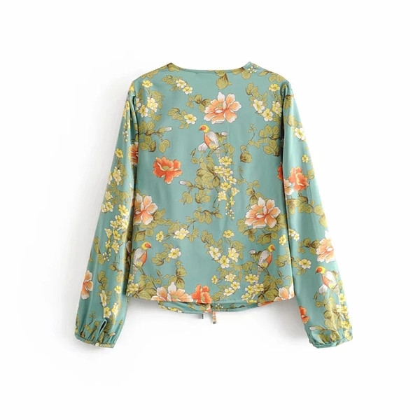 Cămașă modernă de damă cu cravate și motive florale în albastru