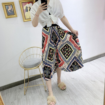 Fusta de dama plisata cu talie inalta si model