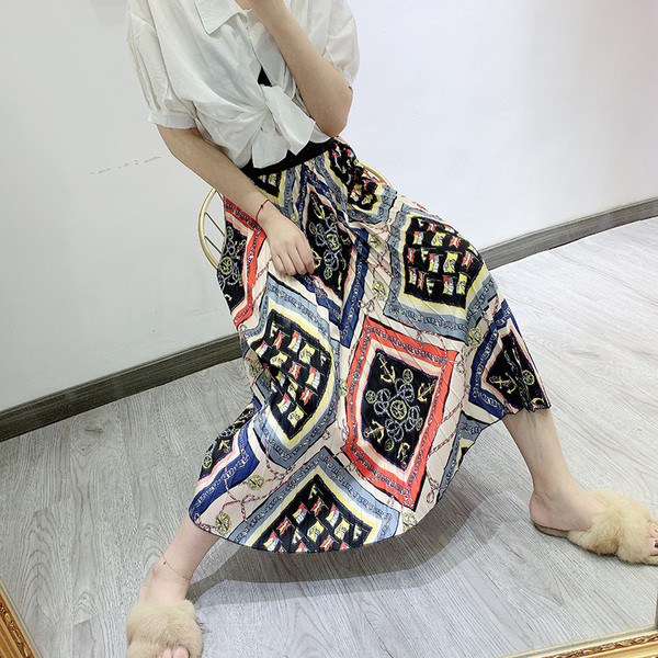 Fusta de dama plisata cu talie inalta si model