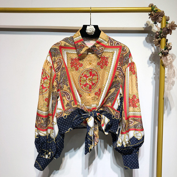 Cămașă de damă cu mâneci lungi și legături în talie cu model cu model