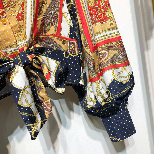 Cămașă de damă cu mâneci lungi și legături în talie cu model cu model