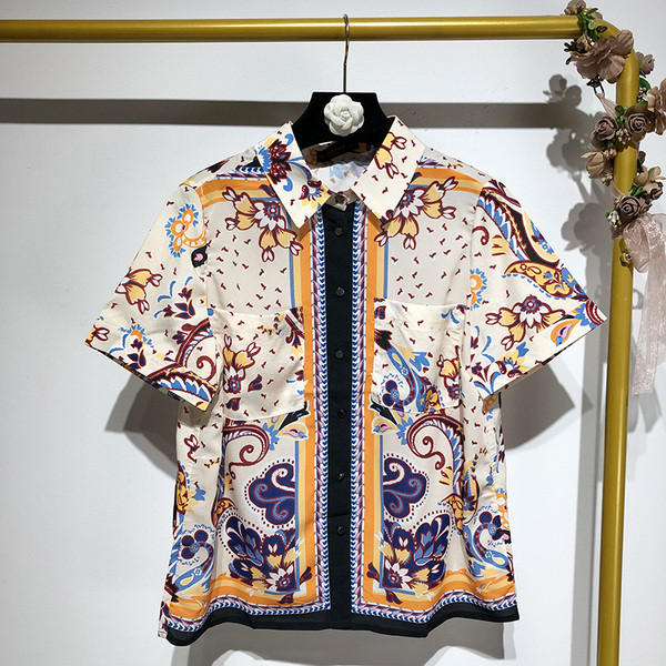 Cămașă de damă cu mâneci scurte și buzunare cu model cu model