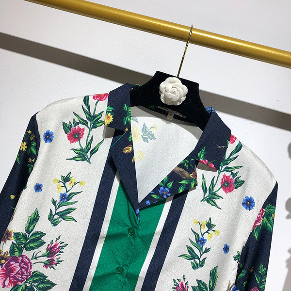 Cămașă de damă cu mânecă lungă și guler clasic cu model floral