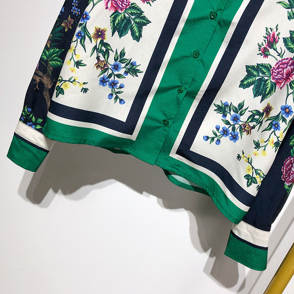 Cămașă de damă cu mânecă lungă și guler clasic cu model floral