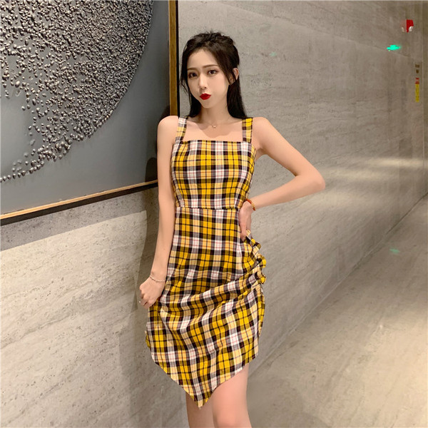 Дамска карирана рокля асиметричен модел 