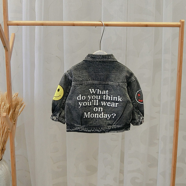 Geaca de copii eleganta pentru baieti cu aplicatie in negru