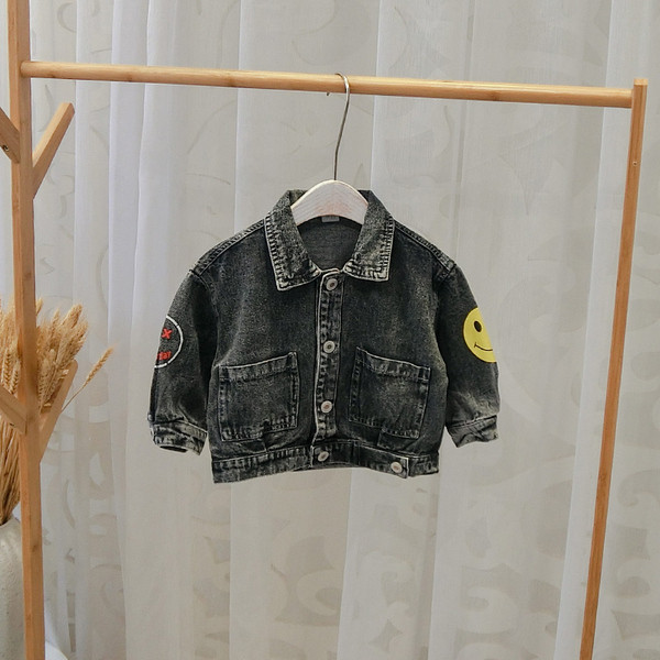 Geaca de copii eleganta pentru baieti cu aplicatie in negru