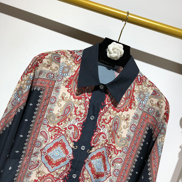 Cămașă de damă cu mâneci lungi și guler clasic cu model cu model