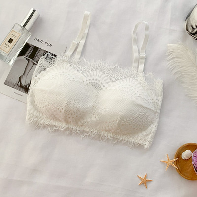 Модерно дамско дантелено бюстие в три цвята