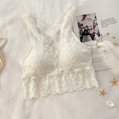 Bustiera dama din dantela cu bretele incrucisate in trei culori