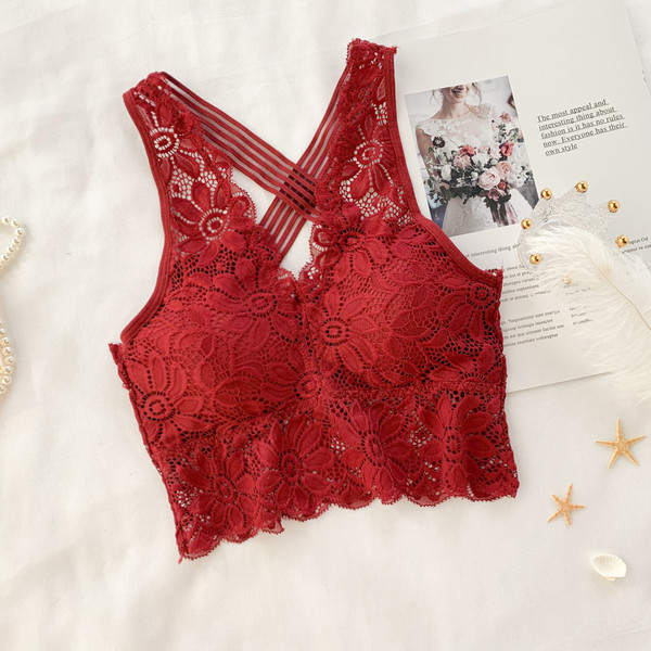 Bustiera dama din dantela cu bretele incrucisate in trei culori