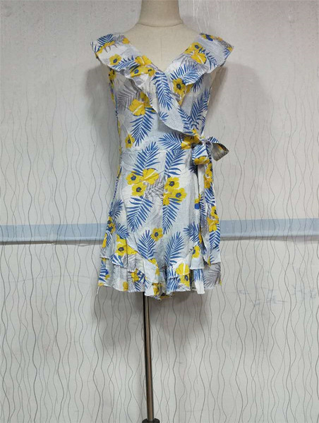 Salopeta de dama cu decolteu in V si model floral