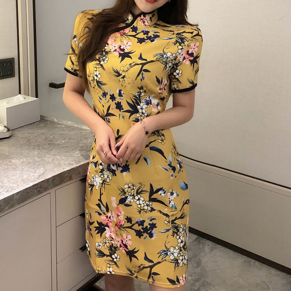 Rochie de dama cu model floral si maneci scurte