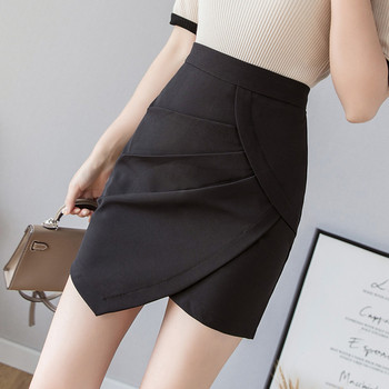 Fusta de dama actuala in alb-negru