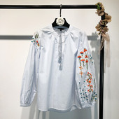 Bluză de damă cu mâneci lungi și broderie în albastru