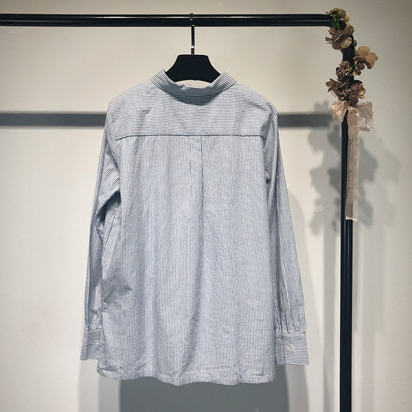 Cămașă de damă în dungi cu broderie