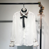 Дамска елегантна риза в бял цвят с бродерия и камъни