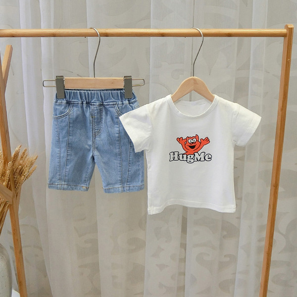 Model nou de tricou pentru copii de zi cu zi cu aplicatie pentru baieti