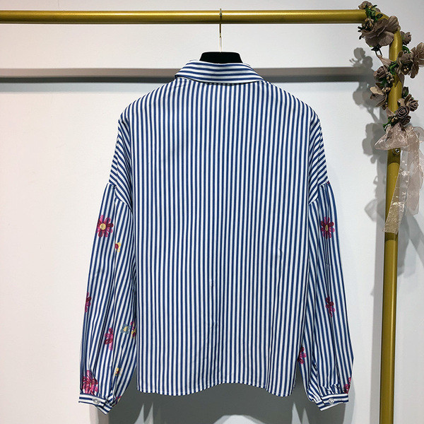 Cămașă de damă cu mâneci lungi în dungi, cu flori