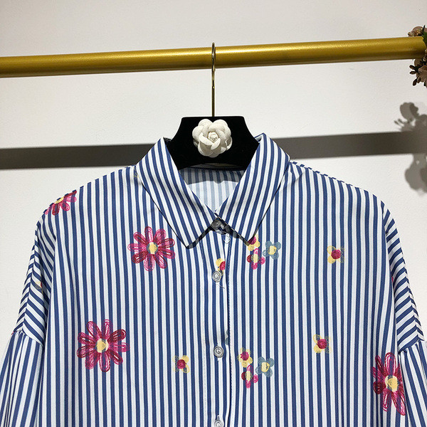 Cămașă de damă cu mâneci lungi în dungi, cu flori