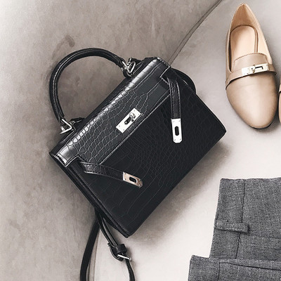 Geanta de dama eleganta cu inchidere metalica in trei culori