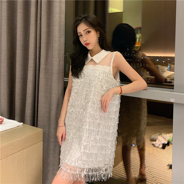 Стилна дамска рокля с елемент -пайети в бежов и черен  цвят 