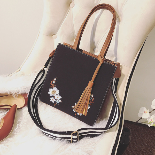 Geanta de dama cu broderie in mai multe culori