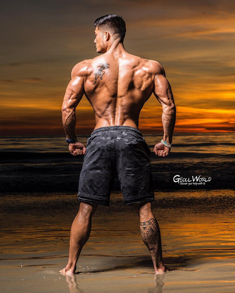 Pantaloni scurți sport pentru bărbați cu talie elastică și model de camuflaj