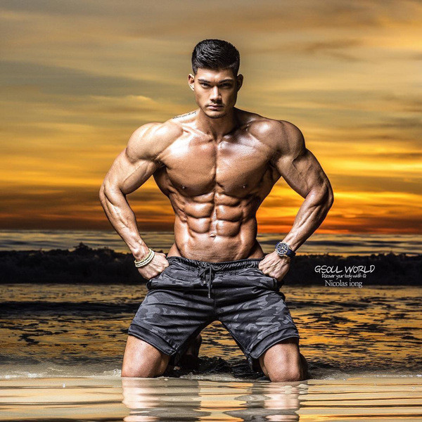 Pantaloni scurți sport pentru bărbați cu talie elastică și model de camuflaj