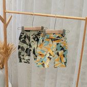 Pantaloni scurți colorați pentru băieți în două culori