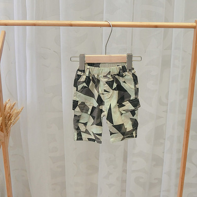 Pantaloni scurți colorați pentru băieți în două culori