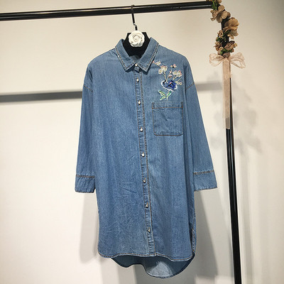 Cămașă lungă din denim cu broderie albastră