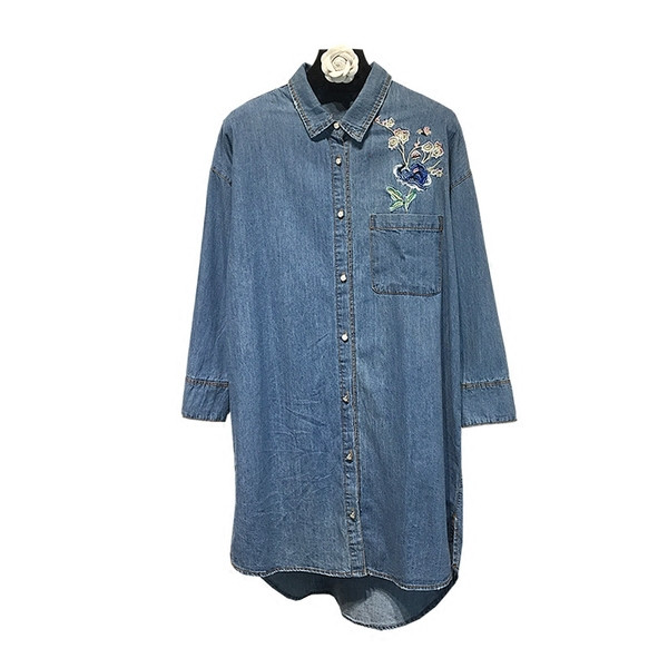 Cămașă lungă din denim cu broderie albastră