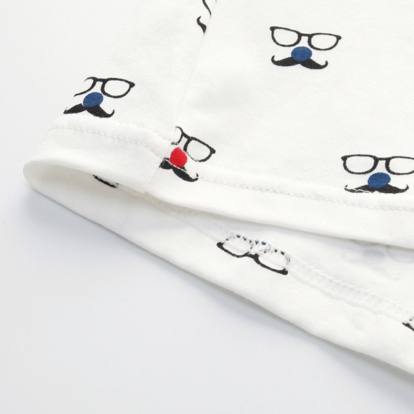 Tricou pentru copii alb cu aplicatie pentru baieti