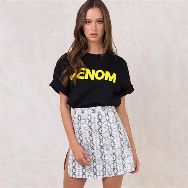 Fusta model de dama cu animal print in alb