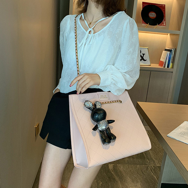 Geanta de dama moderna cu accesoriu in trei culori