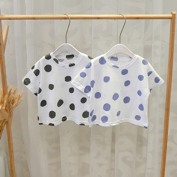 Tricou pentru copii modern cu buline pentru baieti