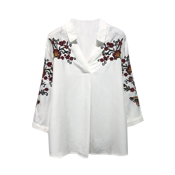 Cămașă albă de damă cu mâneci 7/8 și broderie