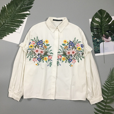 Cămașă de damă cu mâneci lungi și broderie în alb și negru