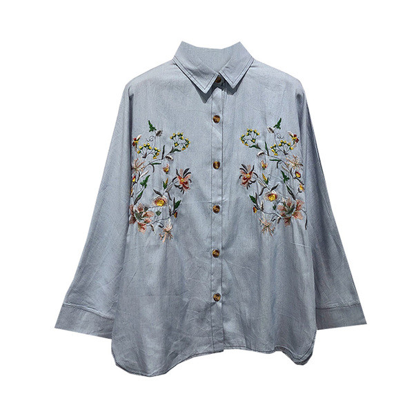 Cămașă de damă în albastru cu broderie