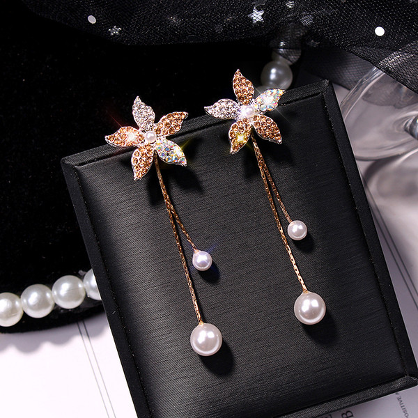 Cercei eleganti de dama cu pietre si perle in doua culori