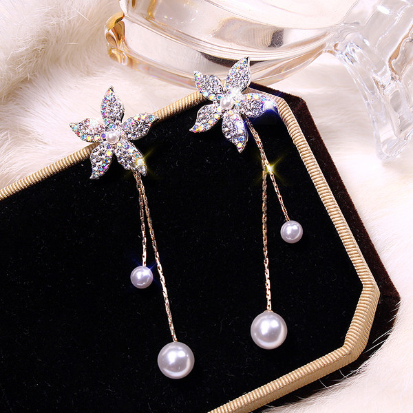 Cercei eleganti de dama cu pietre si perle in doua culori