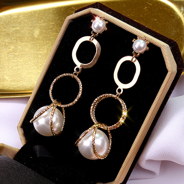 Cercei de top de dama de culoare aurie - cu perle