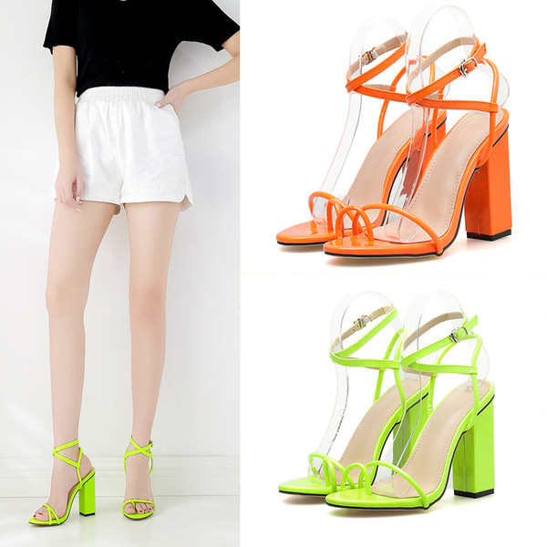Model nou de sandale de dama moderne cu toc gros in portocaliu si verde
