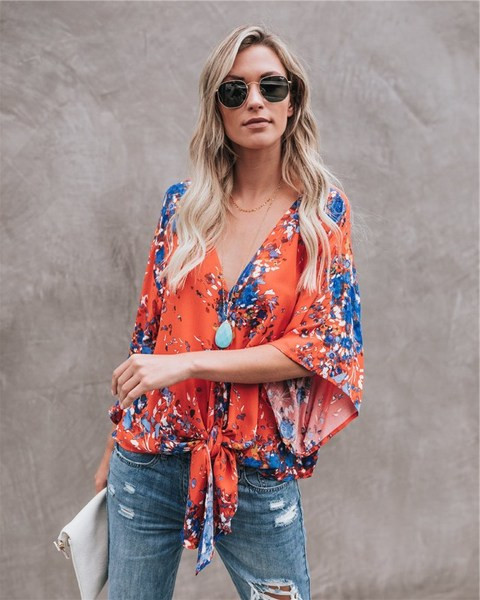 Модерна дамска риза с флорален десен в три цвята